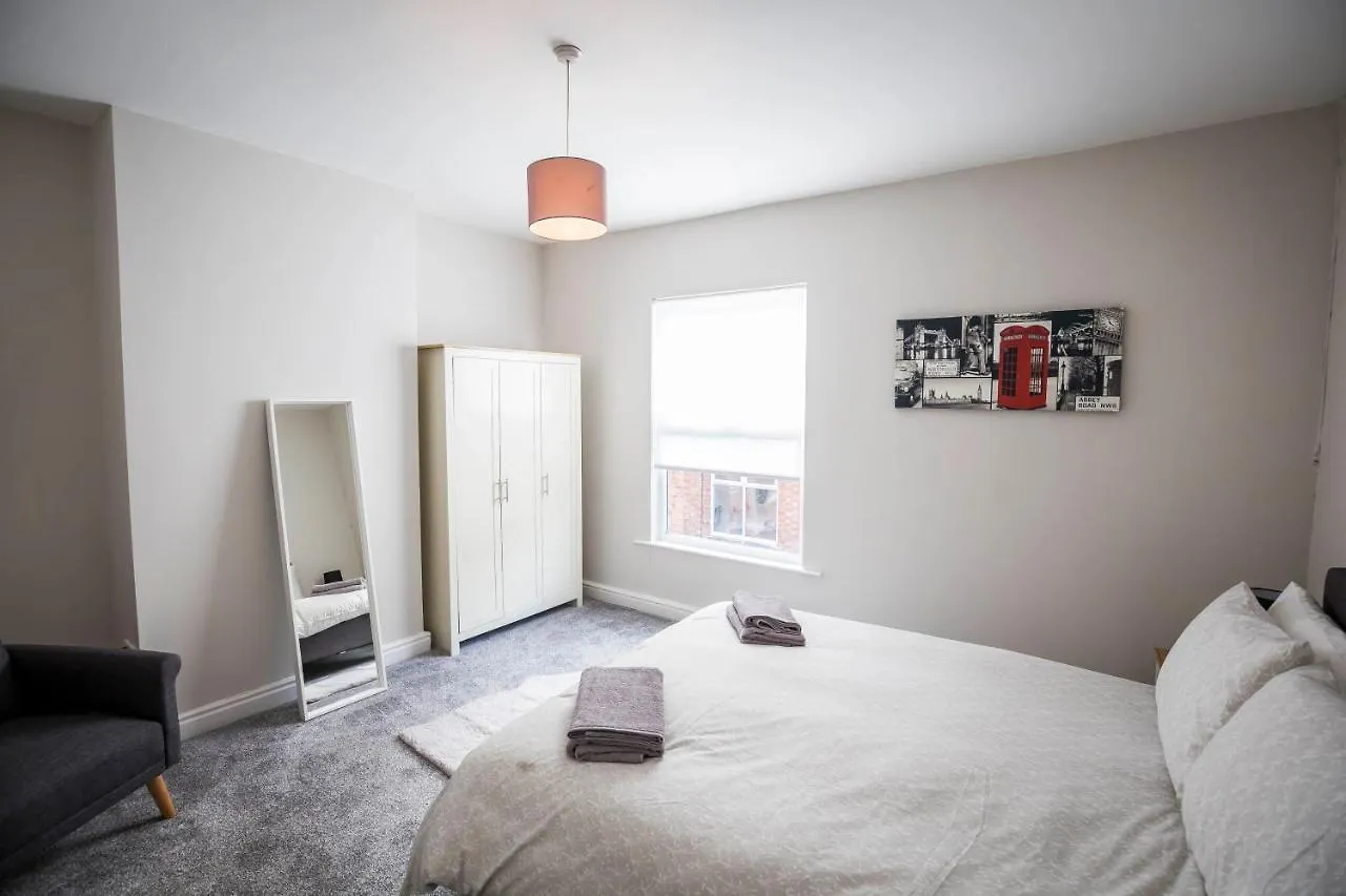 Holiday home Spacious, Modern 4 Bed House Close To City Centre Chester United Kingdom