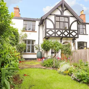 2 Ashby Place Holiday home