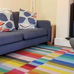 City Centre House, Recently Furnished Holiday home